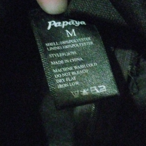 PAPAYA SHELL Black 3 layered meashed short skirt. - Picture 8 of 8